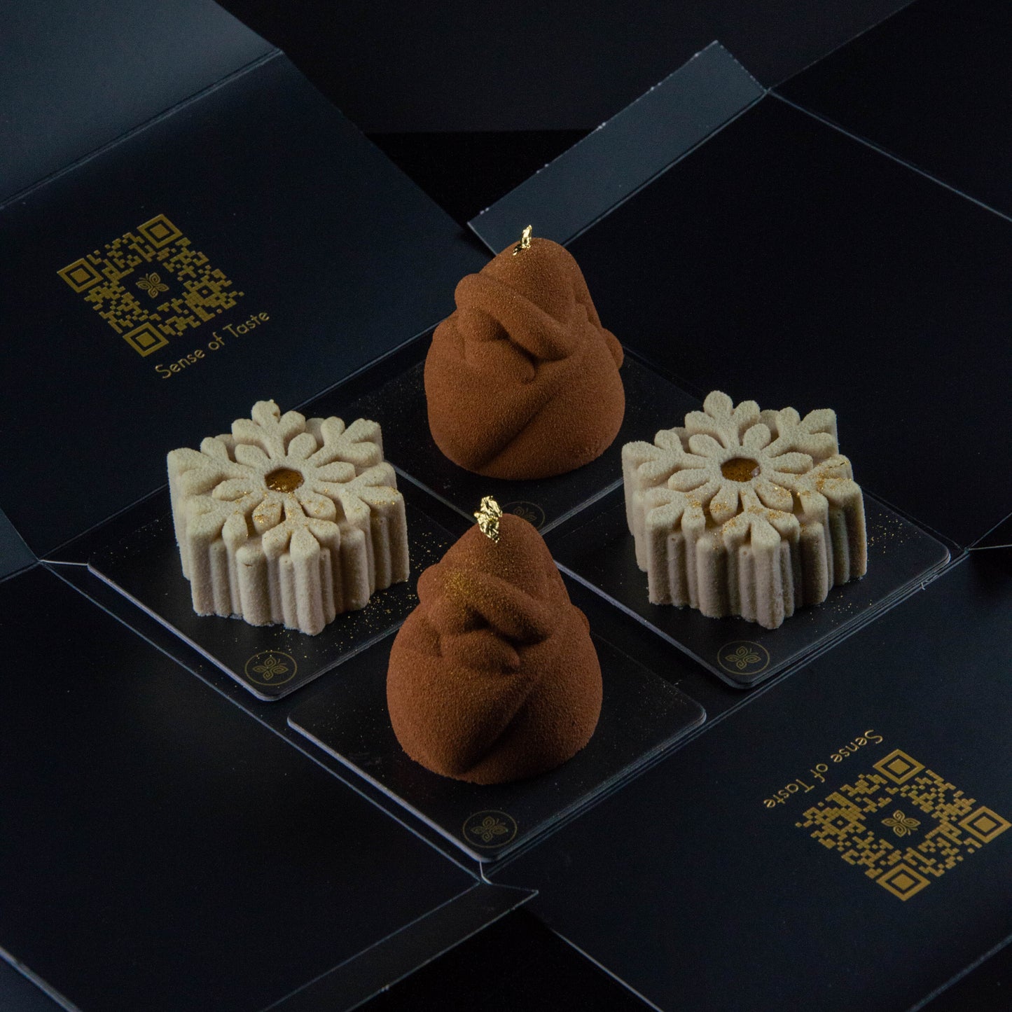 Xmas 4er Törtchenbox mit Santa Claus & Schneeflocke