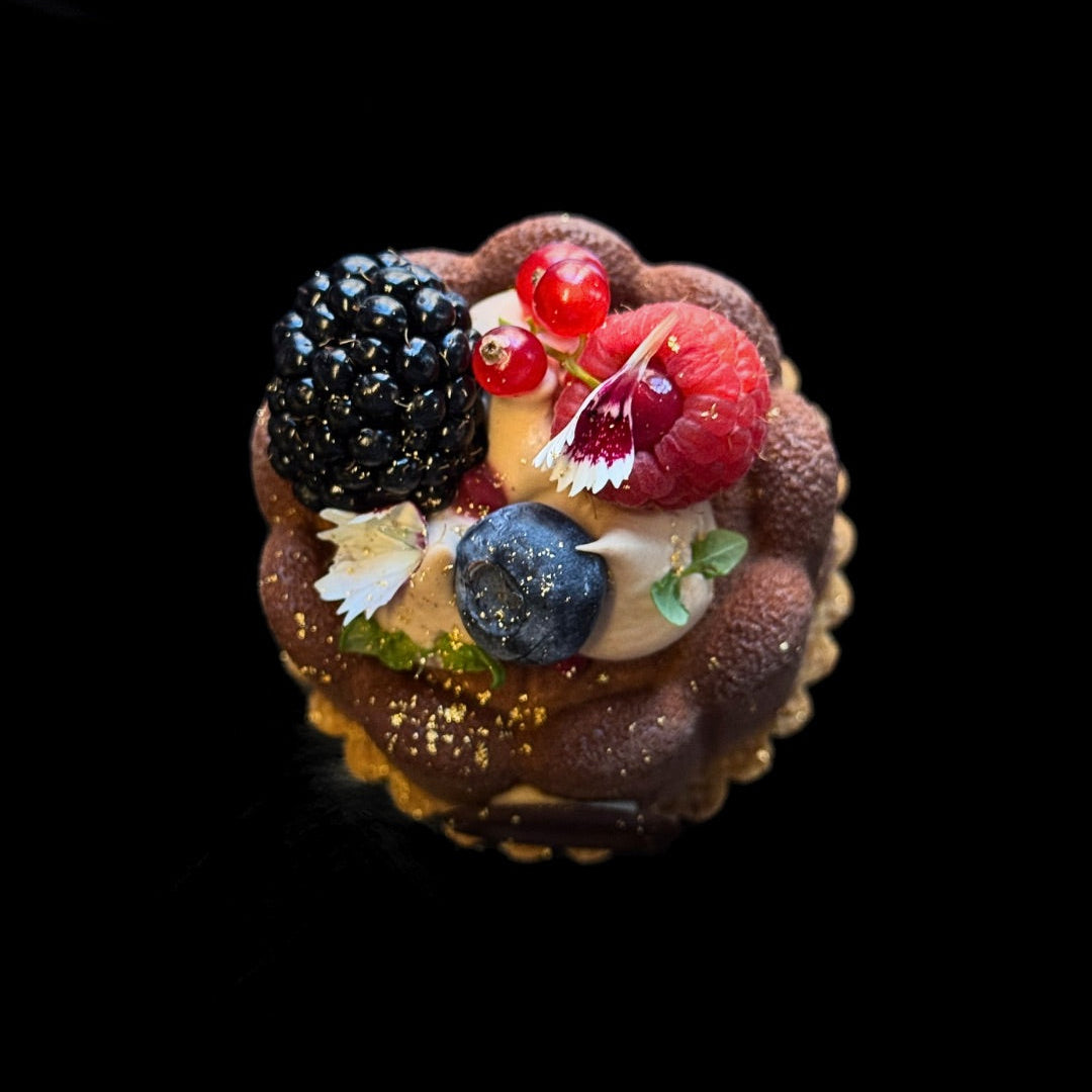 Törtchen Charlotte Schokolade Beere der Patisserie Johanna 