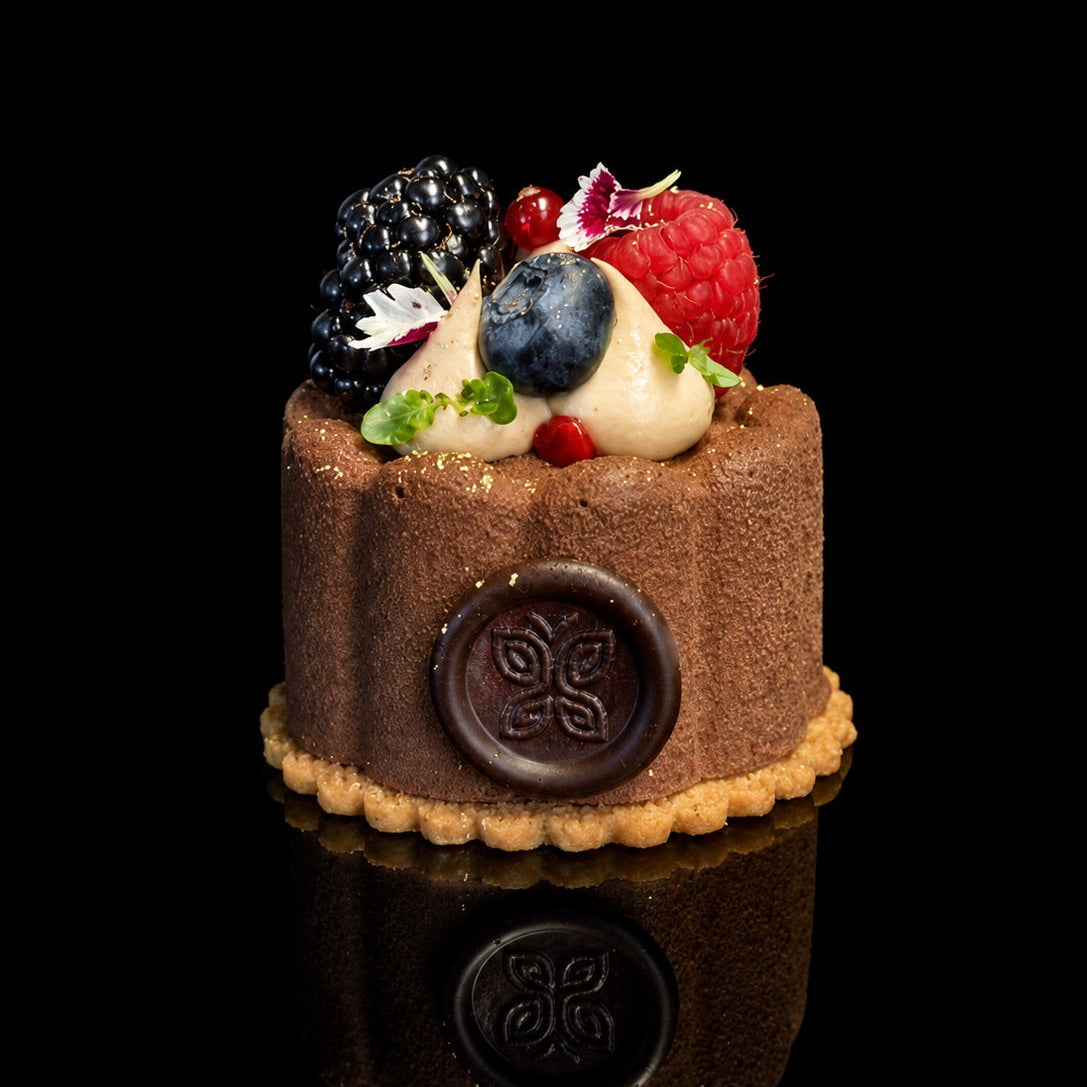 Törtchen Charlotte Schokolade Beere der Patisserie Johanna in Hamburg